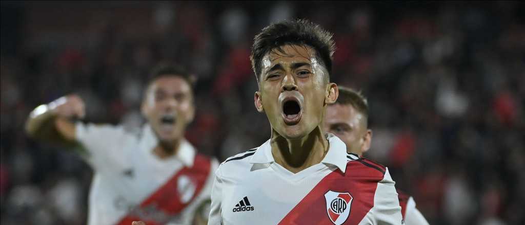 River venció a Newell's en la última jugada y sigue imparable