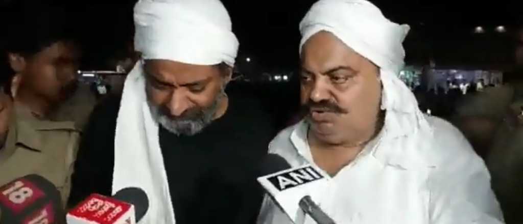 Brutal asesinato de un político y su hermano en India