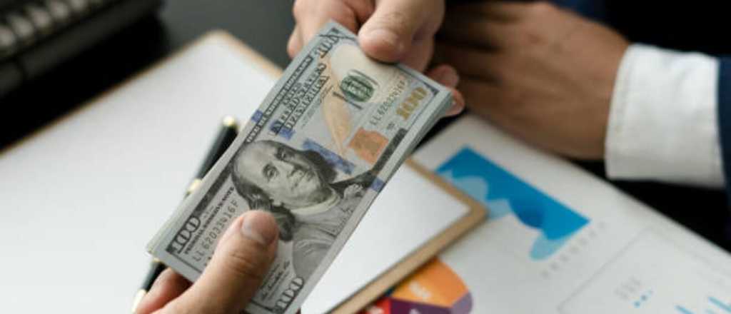 El dólar blue continúa subiendo y marcó otro récord este miércoles