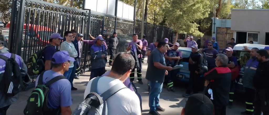 Municipales de Guaymallén paran y exigen volver a negociar un aumento