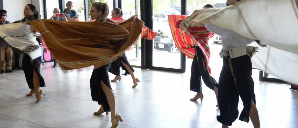 ¿Por qué hubo gente que se puso a bailar en la Terminal de Ómnibus de Mendoza?