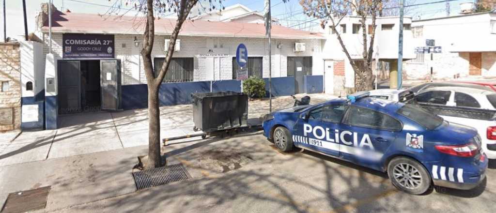 Fue a visitar a una amiga en Godoy Cruz y le robaron la moto