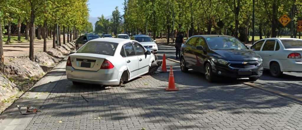 Aparatoso accidente en el Parque General San Martín 