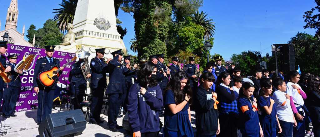 Godoy Cruz celebra 168 años y más de 800 alumnos iniciaron los festejos