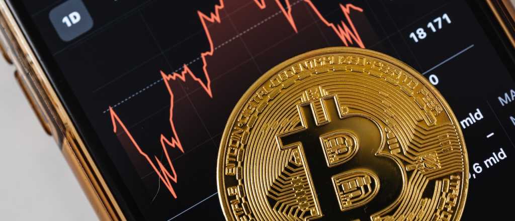 Bitcoin cae hasta los 25K y nadie se anima a decir si ahora sube o baja