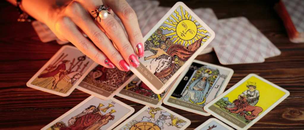 Elegí una carta de Tarot y descubrí el mensaje que tiene hoy para vos 