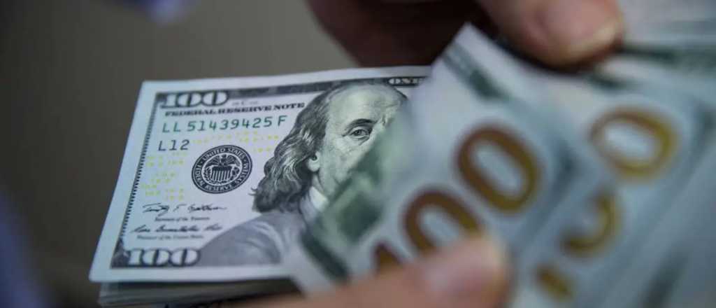 A cuánto abrió el dólar blue este martes