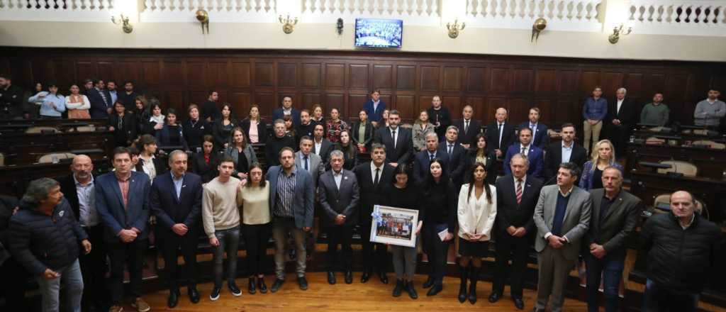 Senadores homenajearon a Ale Bermejo e Ilardo hizo llorar a todos