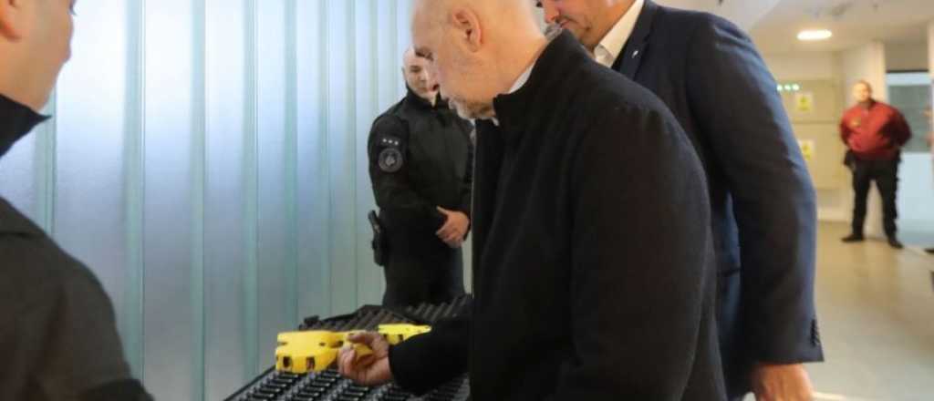 Rodríguez Larreta presentó las Taser para la Policía y le pegó a CFK