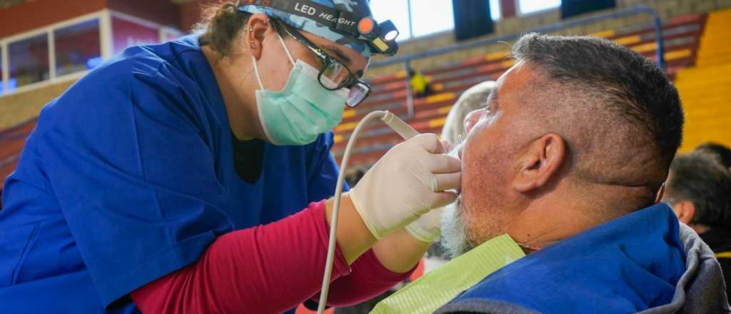 Mil vecinos recibieron atención odontológica gratis en Las Heras