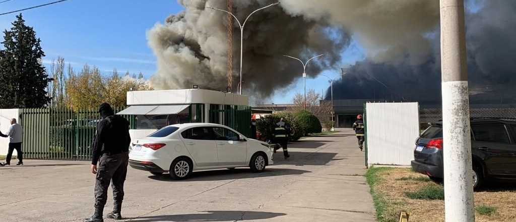 Nación asistirá a la fábrica de plástico de San Rafael que se quemó