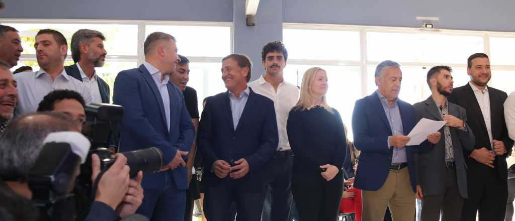 Políticos mendocinos felicitaron al gobernador electo de San Juan