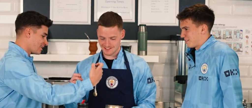 Julián Álvarez y Maxi Perrone te enseñan cómo preparar un mate