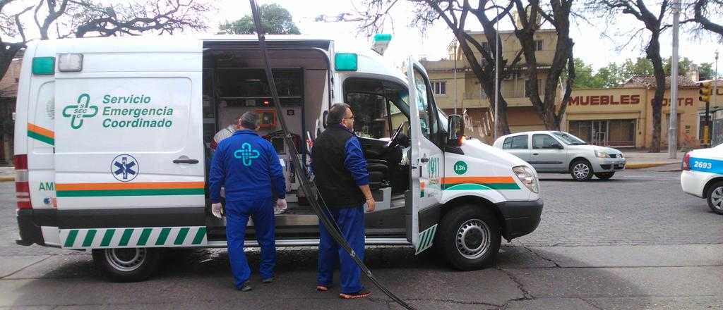 Un joven se tiró del Puente de Hierro en Godoy Cruz y está grave