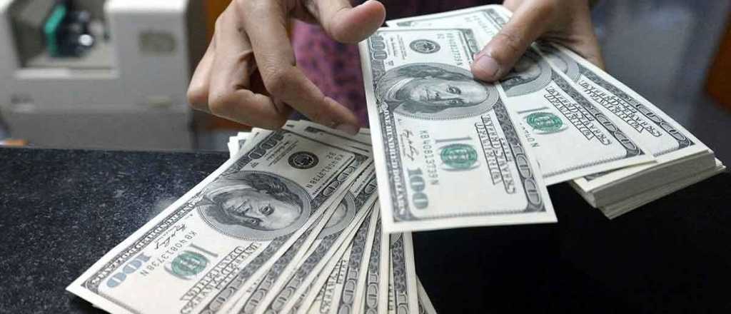 El dólar blue arranca en octubre a $800