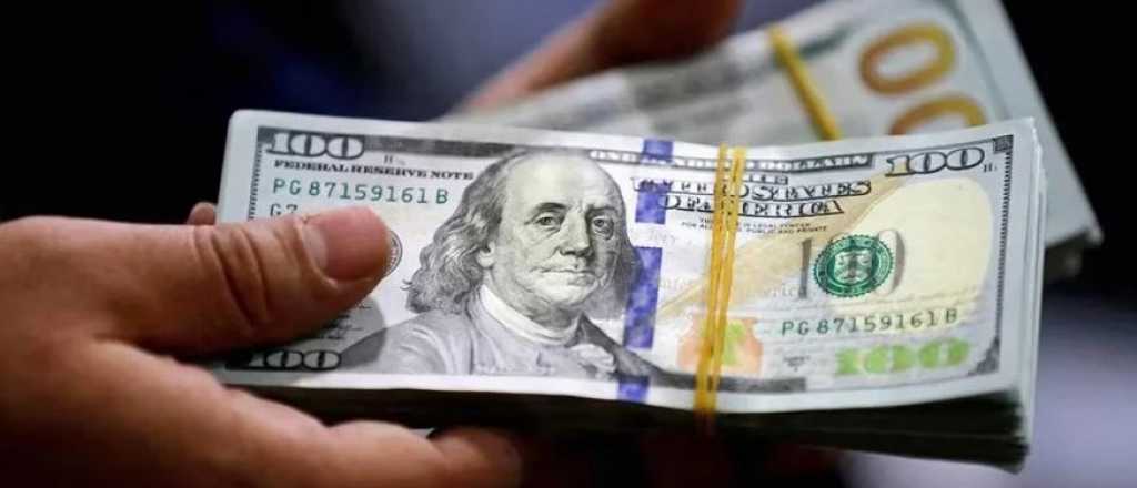 El dólar blue siguió desplomándose y cerró a $1.260