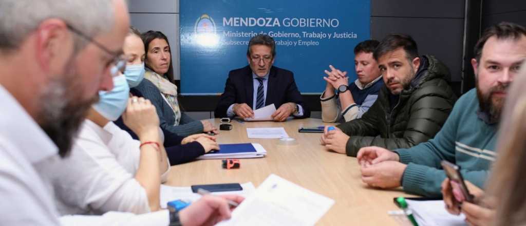 El Gobierno acordó subas para tres sectores del Estado provincial