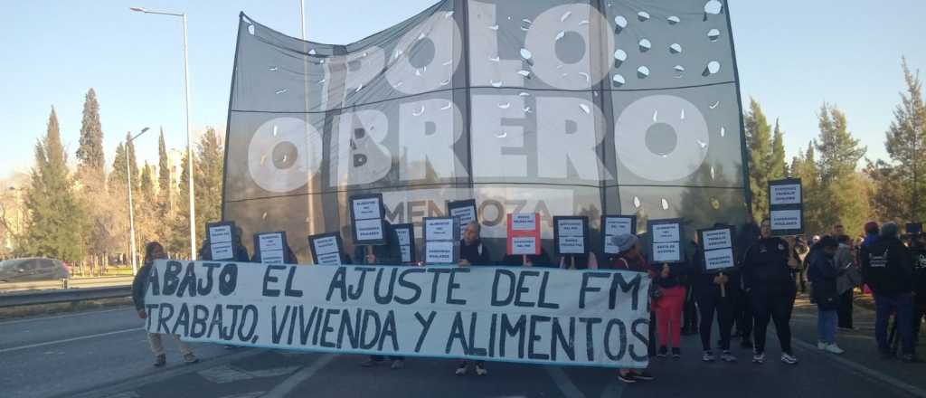 La Unidad Piquetera corta el Acceso frente al Shopping en reclamo de alimentos