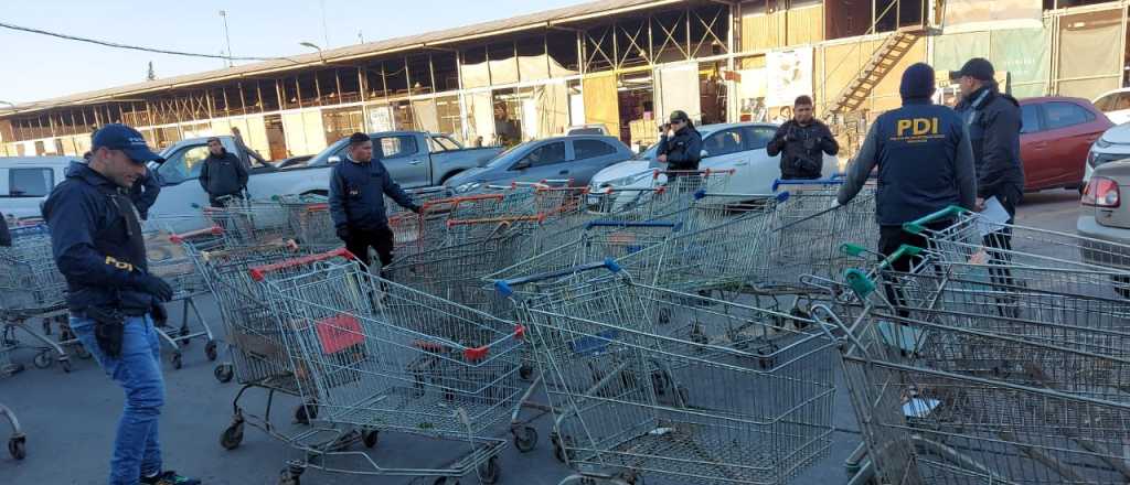 Hallaron en la feria de Godoy Cruz más de cien carritos de súper robados 