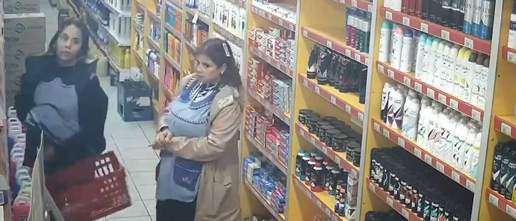 Video: mecheras se visten de maestras y salen a robar supermercados