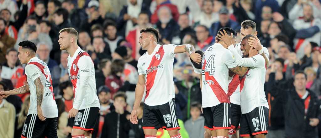 River venció a Colón en el Monumental y acaricia el título