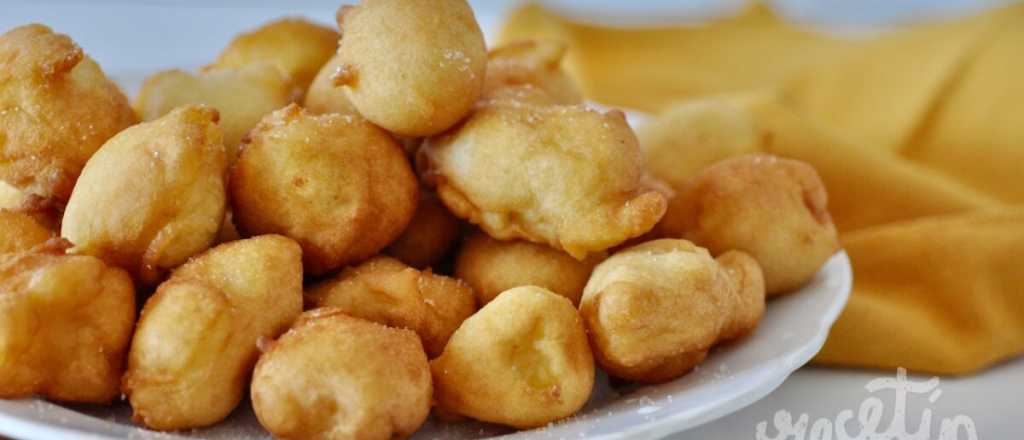 Ricos y sencillos buñuelos de manzana