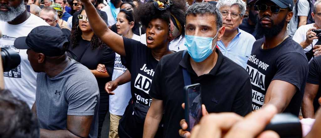 Siguen las protestas en París a pesar de la prohibición