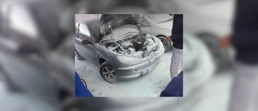 Ardió el auto del enfermero atacado en el hospital Scaravelli y hay sospechas