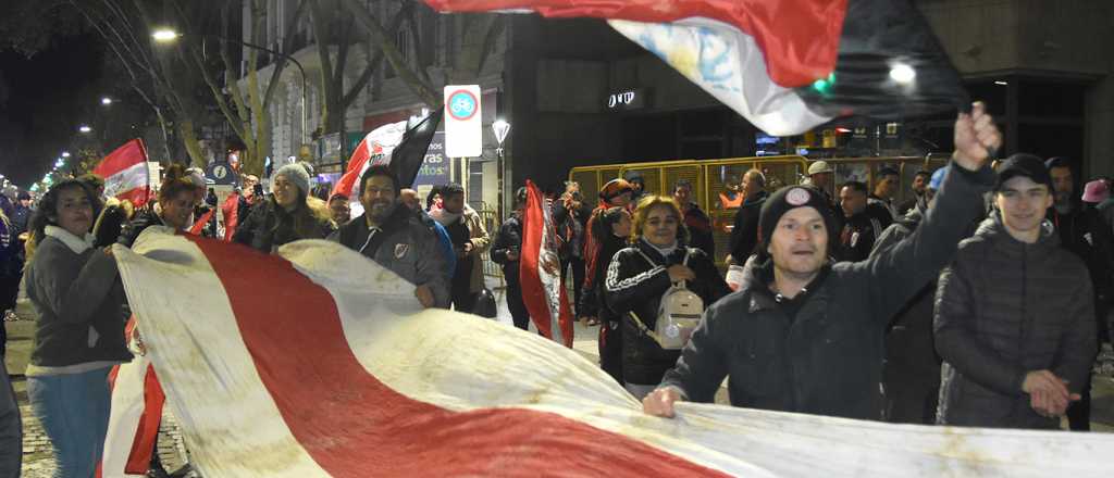 Locura en el centro de Mendoza por River campeón