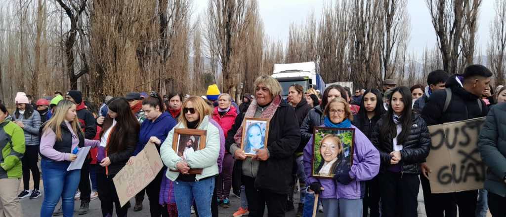 Enojos y reclamos en un piquete en Uspallata por la muerte de una joven