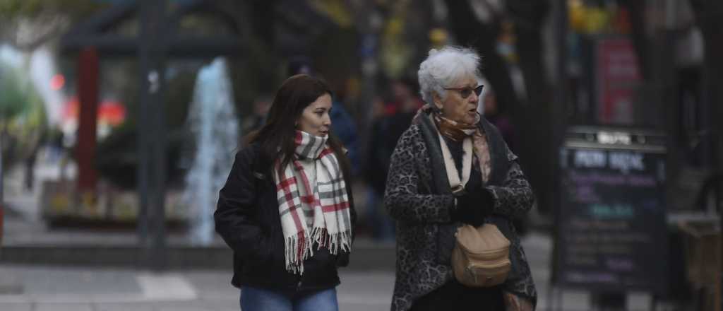 Lunes gris y muy frío con lluvias y nevadas en Mendoza