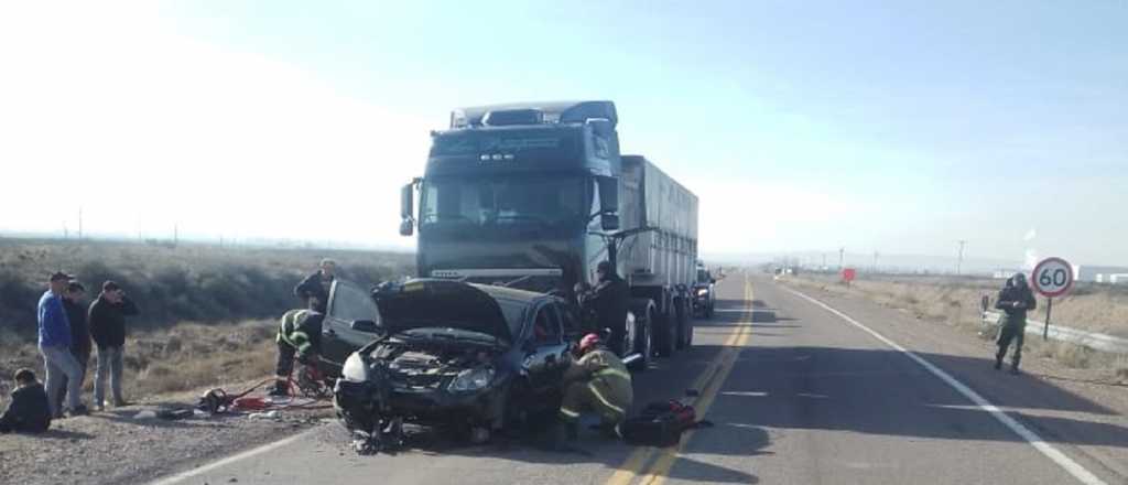 Choque en cadena entre dos camiones y un auto en Ruta 7 