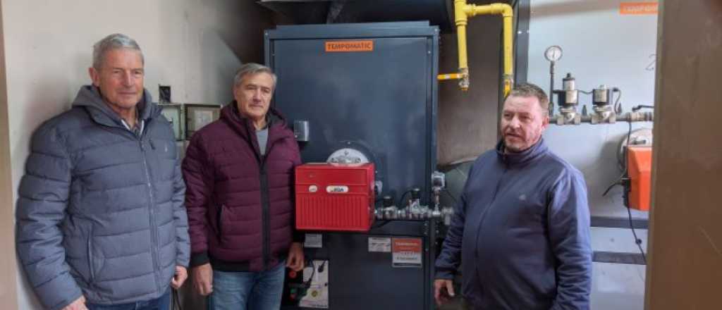 Instalaron una nueva caldera en una escuela de Potrerillos