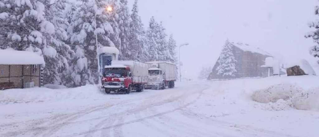 Videos: llegó la ansiada nieve a Las Leñas