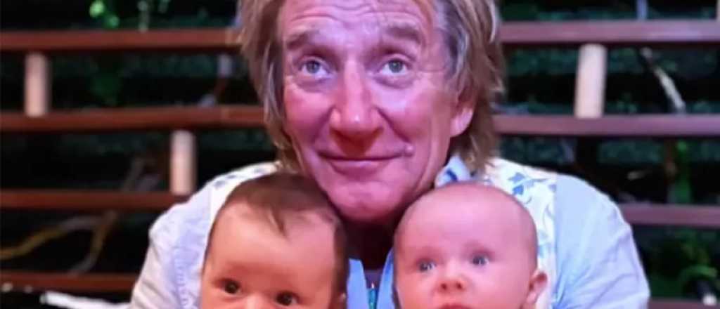 Rod Stewart muestra una tierna foto junto a sus nietos