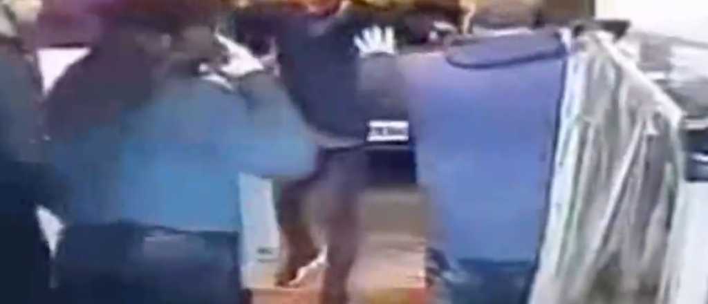 Video: brutal pelea en una remisería terminó con tres detenidos