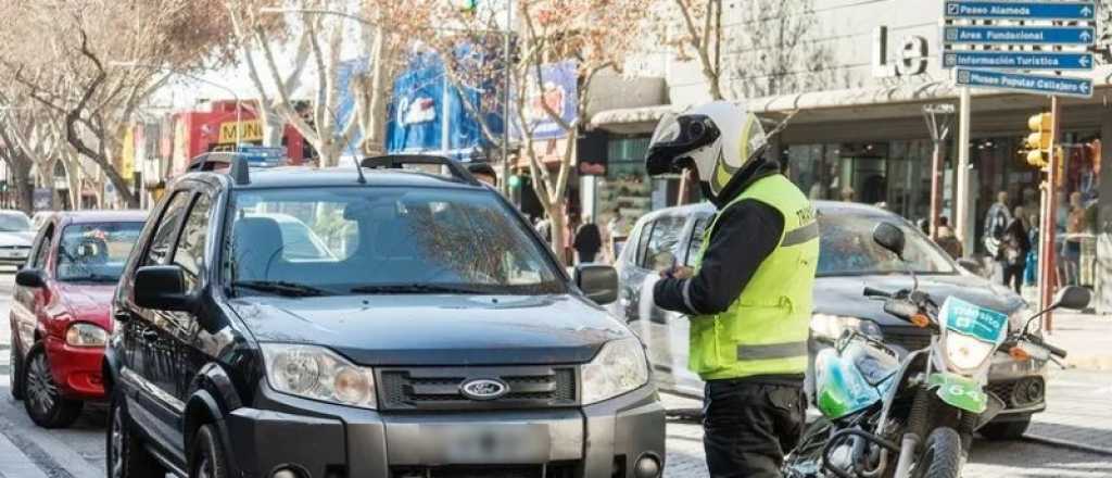 Un porteño atacó a un agente de tránsito de Ciudad por hacerle una multa