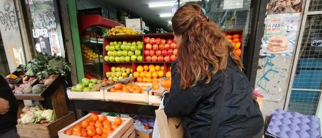 ¿Qué se puede comprar en una verdulería de Mendoza con el billete de $2.000?