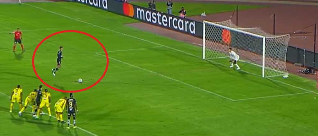 Video: tuvo el penal para ganar el partido y tomó la peor decisión