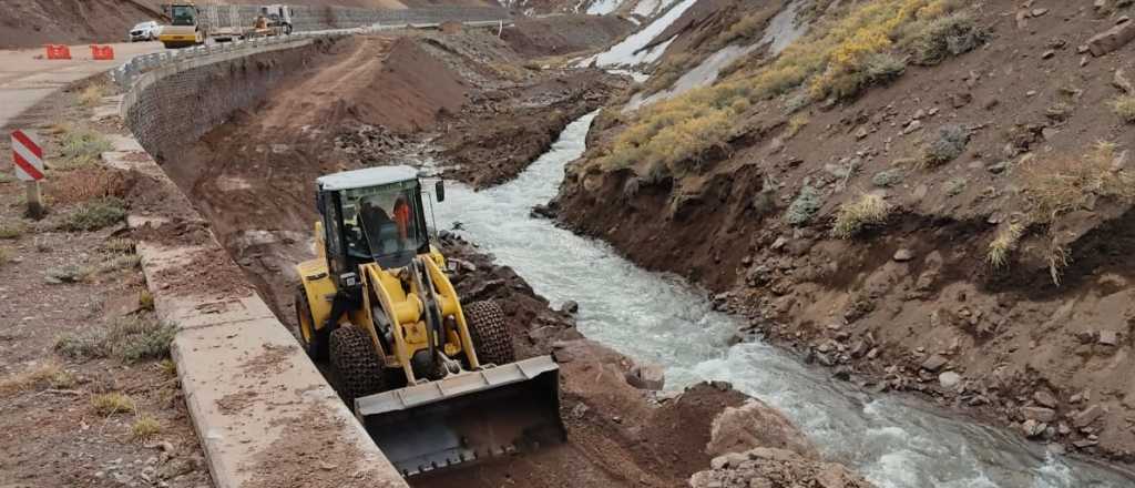 Comenzaron las tareas para reparar el camino hacia el Paso Pehuenche