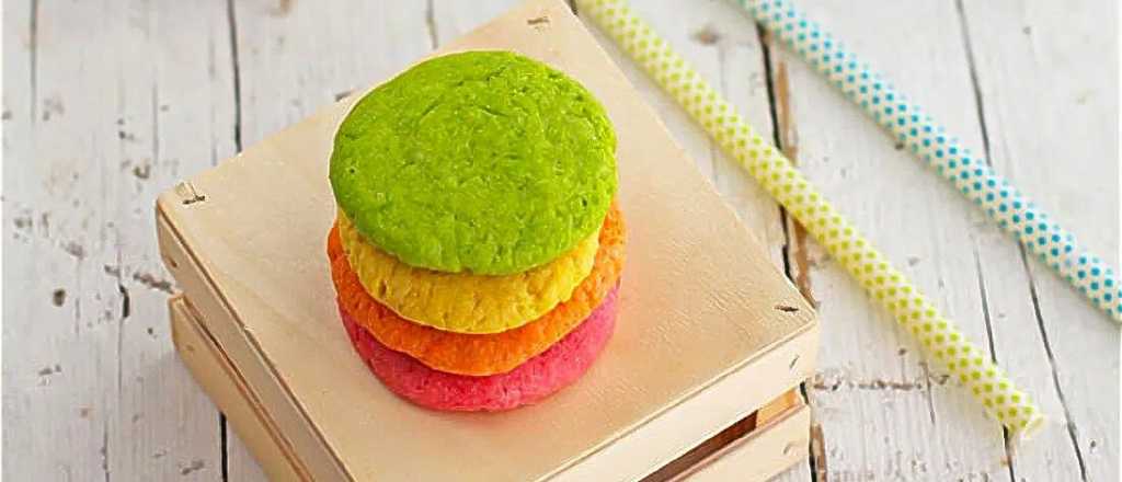 Galletas arcoíris de gelatina, un toque de diversión y sabor