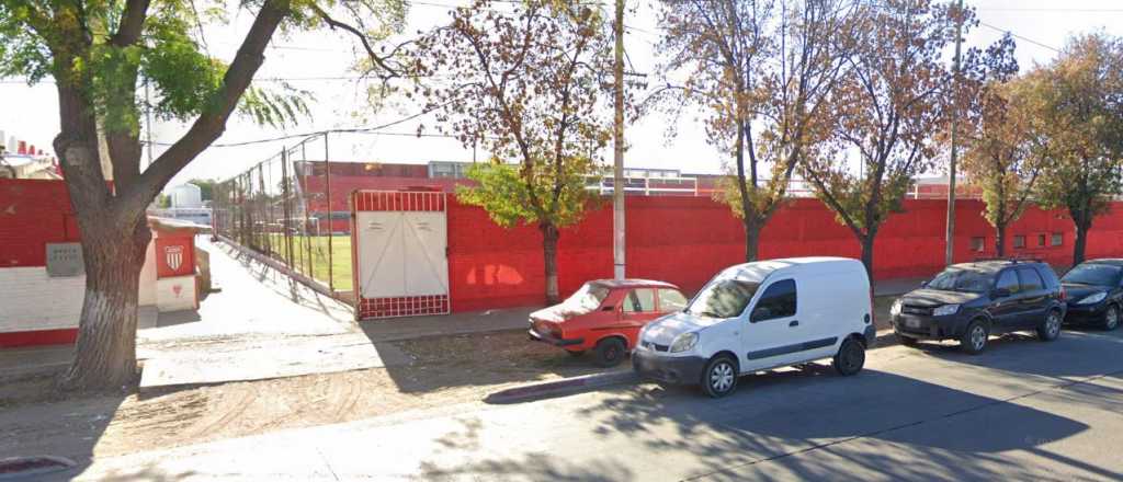 Un hombre quiso colarse al partido de San Martín y terminó en el hospital