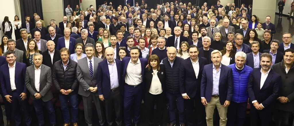 Bullrich y la foto de unidad de JxC con Cornejo y Suarez presentes