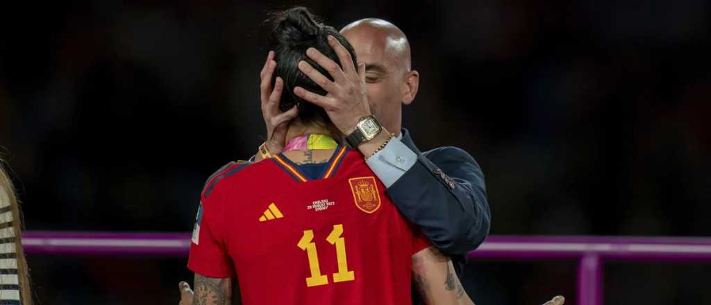 Rubiales fue inhabilitado del fútbol por tres años 