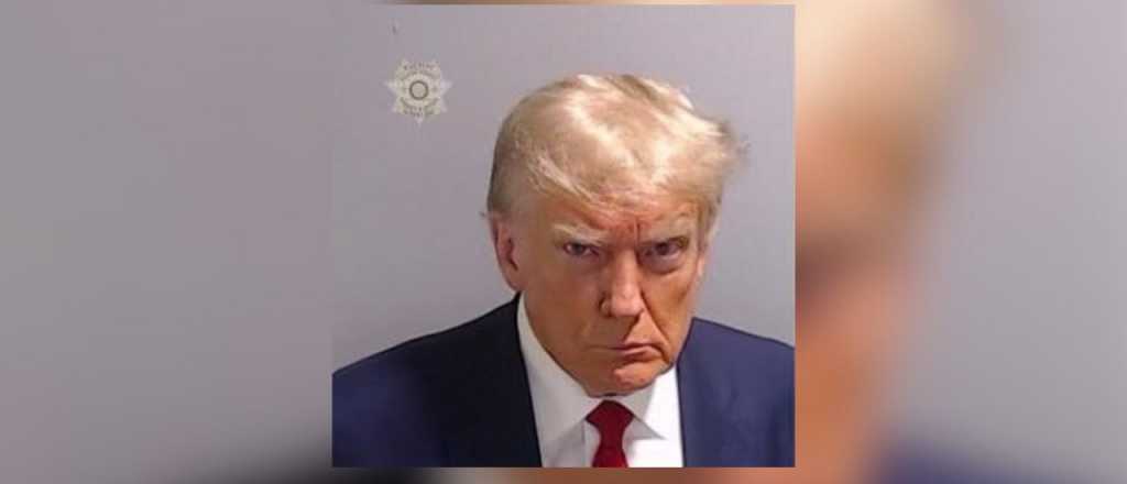 Trump se entregó a la Policía, acusado de intentar alterar las elecciones