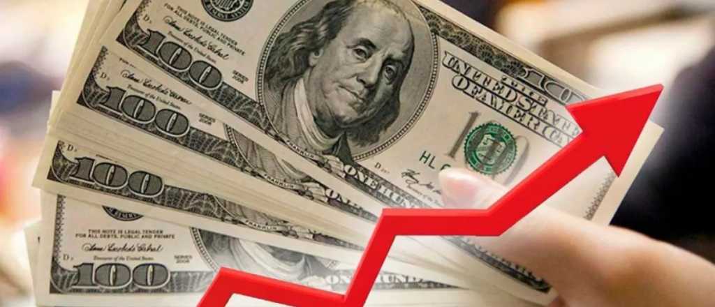 El dólar blue volvió a subir y cerró la semana a $730