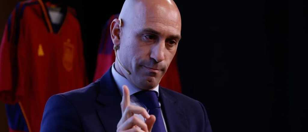 Beso polémico: Luis Rubiales fue suspendido por la FIFA 