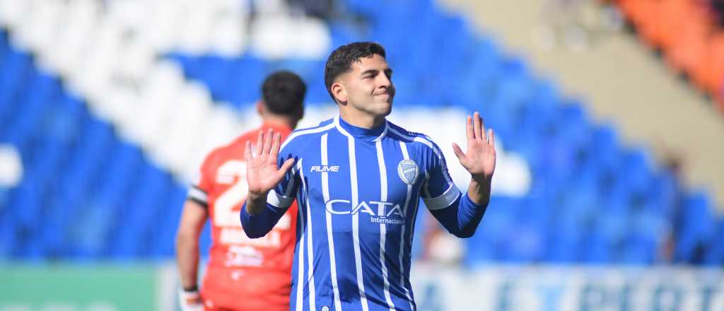 Video: el golazo de Hernán López para el debut victorioso del Tomba