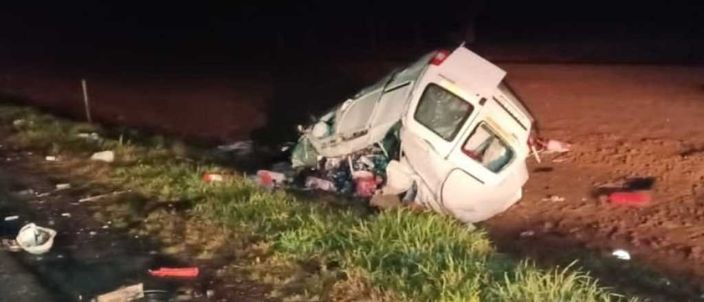 Accidente fatal entre un colectivo y un auto deja 3 muertos en Buenos Aires