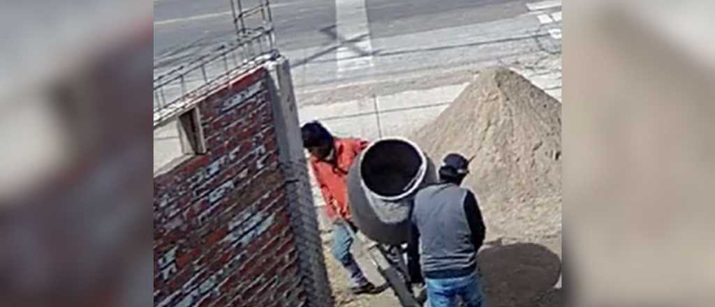 Video: los grabaron mientras robaban una hormigonera en Tunuyán